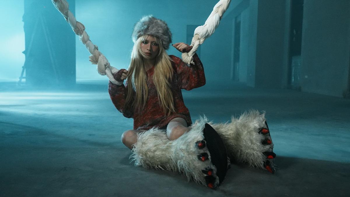 陳泳希推出〈吻過的遺憾〉男女合唱版，邀好友巴比助陣。（圖／華研國際提供）