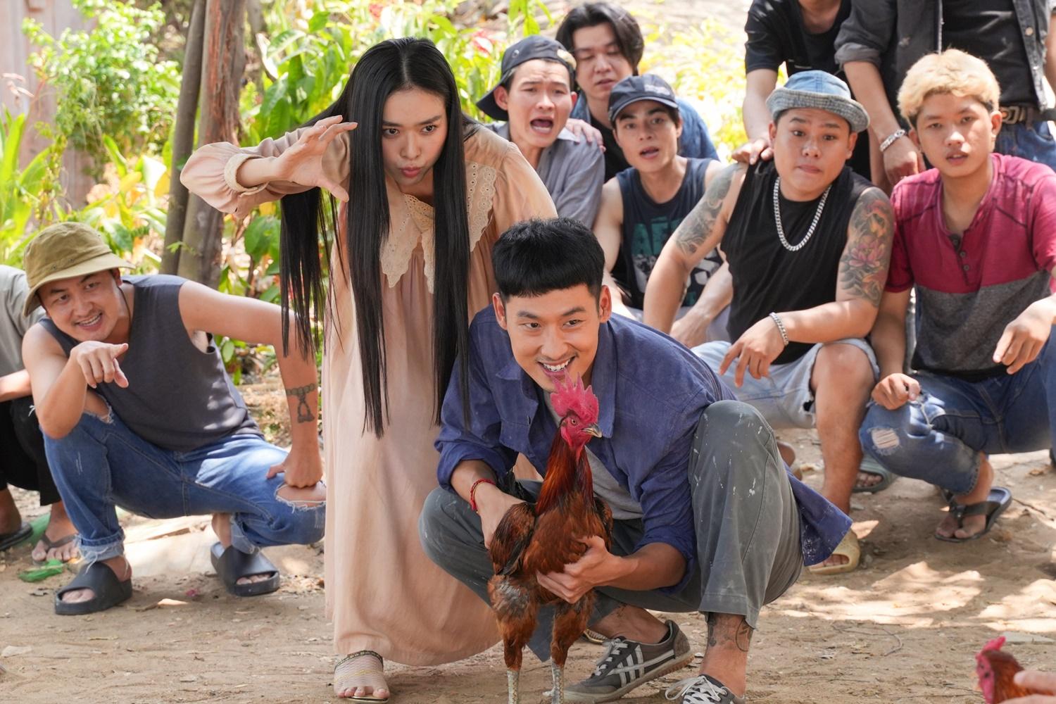 葉寶玉（左）、陳維俊（右）合演電影《見鬼發財》。（圖／車庫提供）