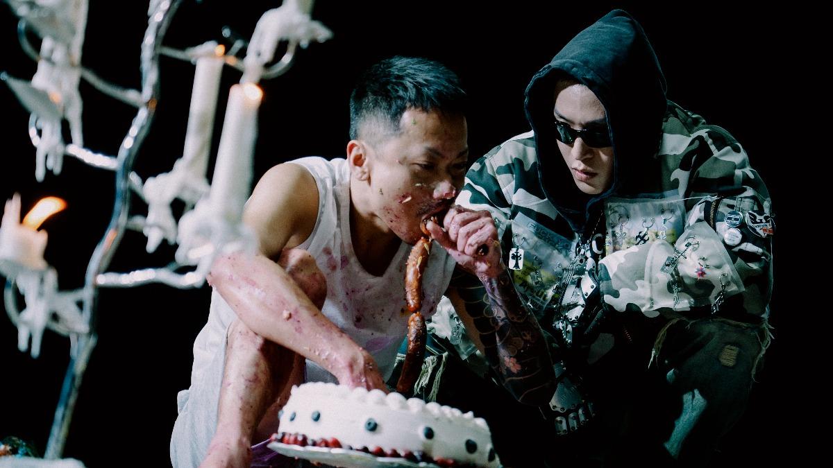 五木(左)擔任MV主角,演技讓Ace大受震撼。(圖/王牌音樂工作室提供)