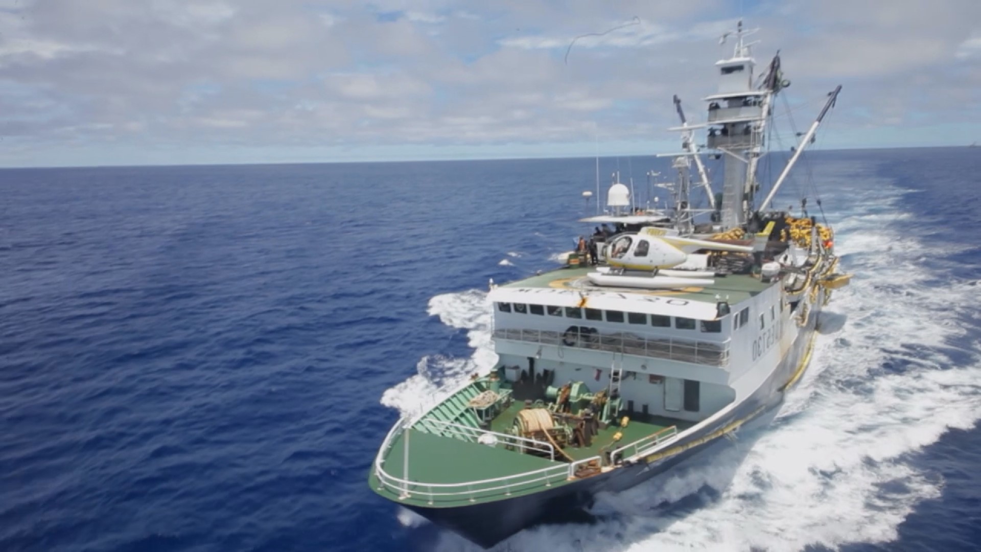 喇外.達賴拍攝原住民遠洋漁業紀錄片多年。（圖／沃土影像提供）