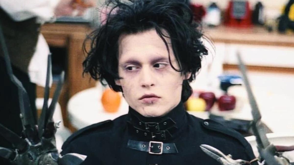 強尼戴普在《剪刀手愛德華》中飾演男主角，這角色卻為女兒莉莉帶來心靈創傷。（圖／翻攝自IMDb）