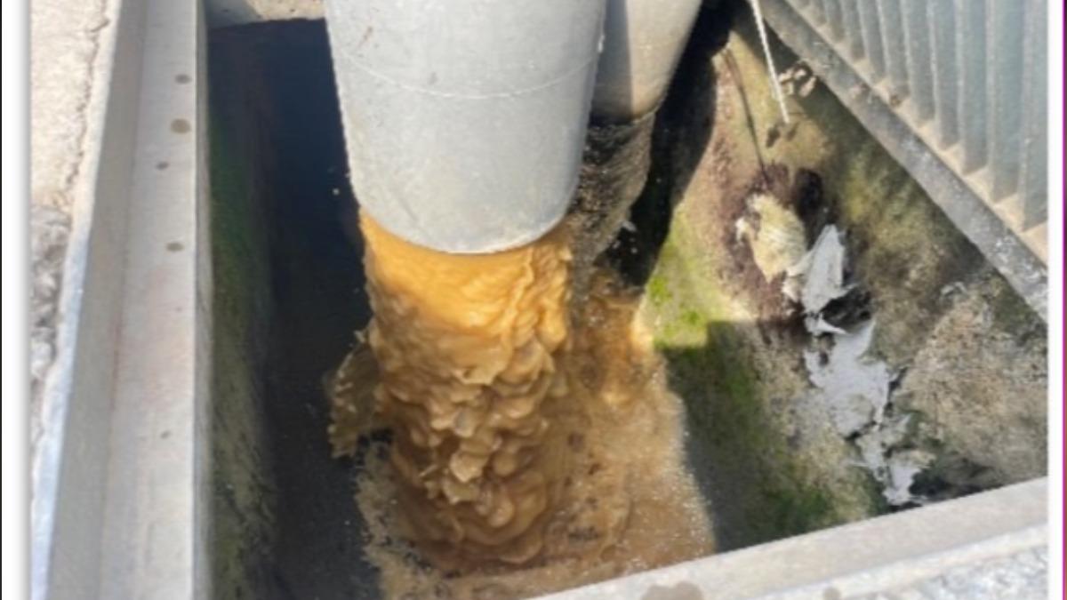 工廠或店家常進行大掃除，但過程中有些人未妥善處理廢污水，導致發生水污染事件。（圖／台中市政府提供）