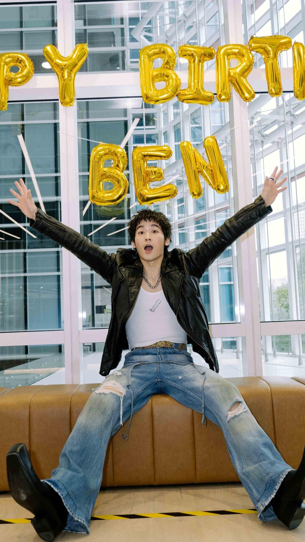 吳思賢宣告回來了。（圖／華納音樂提供）