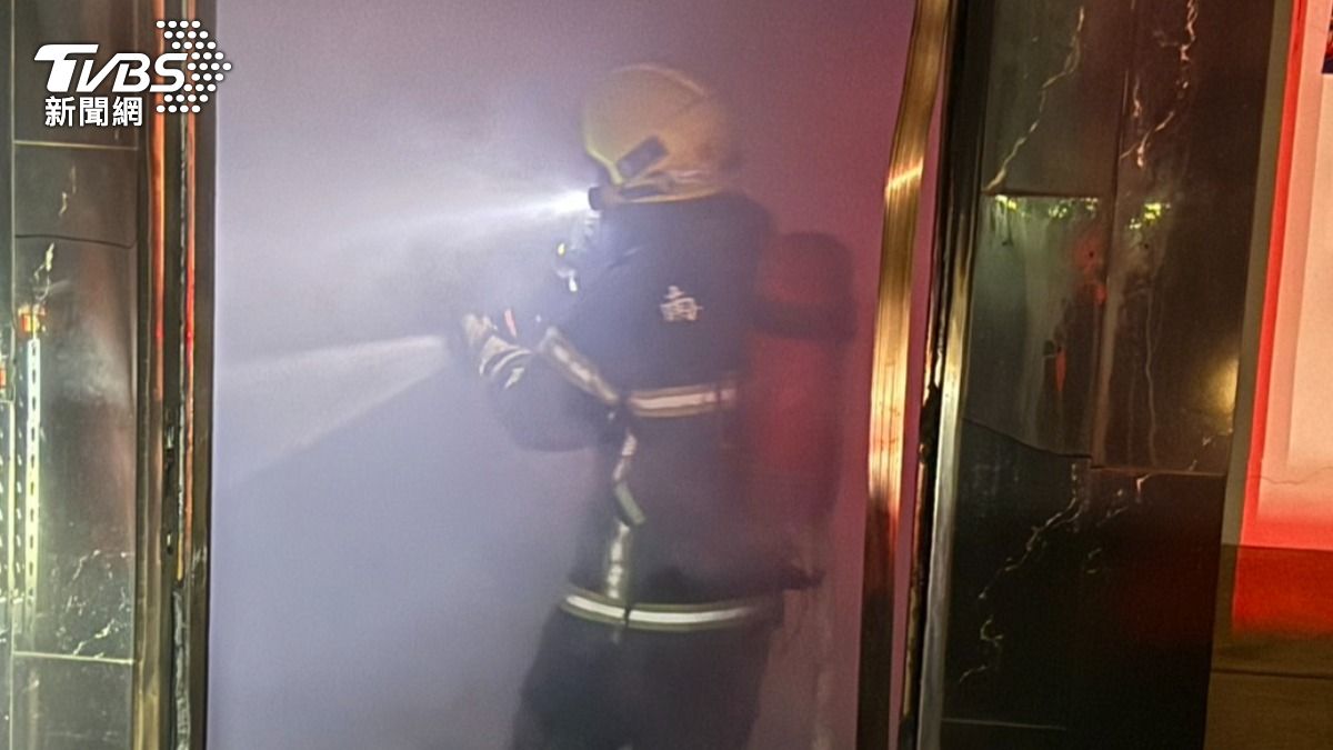 燃燒面積約16坪。（圖／TVBS）