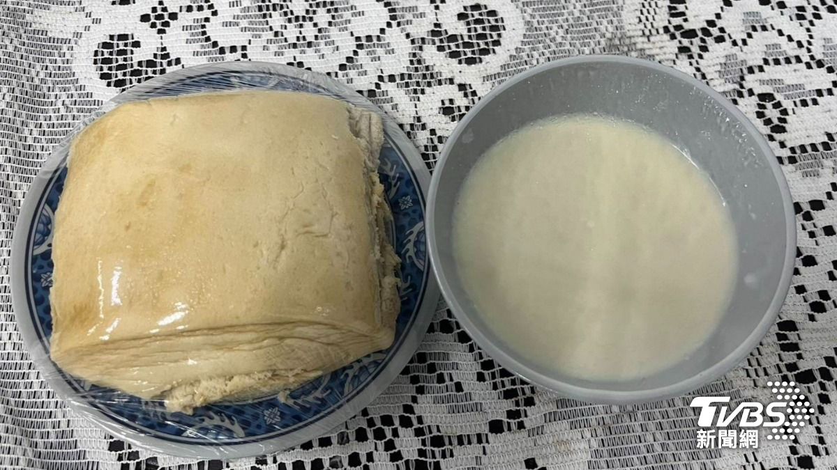 早餐吃黑糖饅頭、配豆漿。（圖／TVBS）