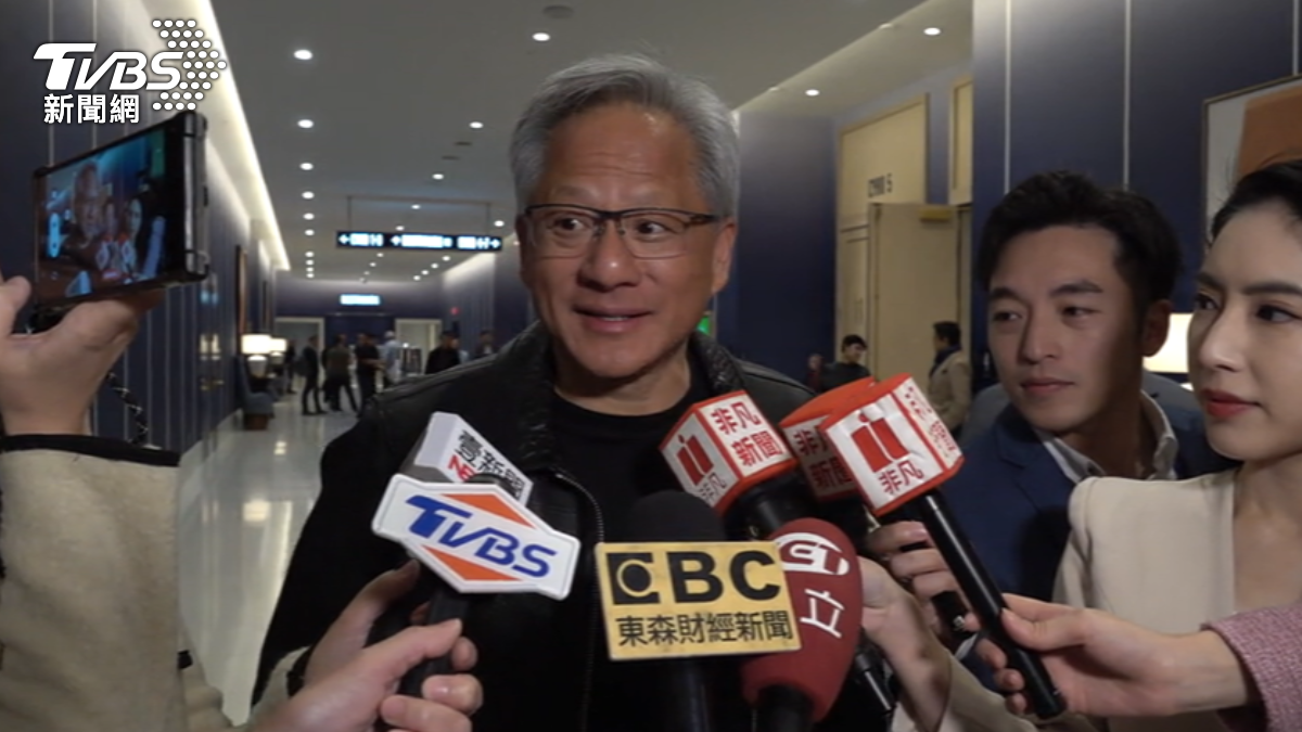 黃仁勳幽默提起，一殯是否為設總部的好主意，引起網友熱議。（圖／TVBS資料畫面）