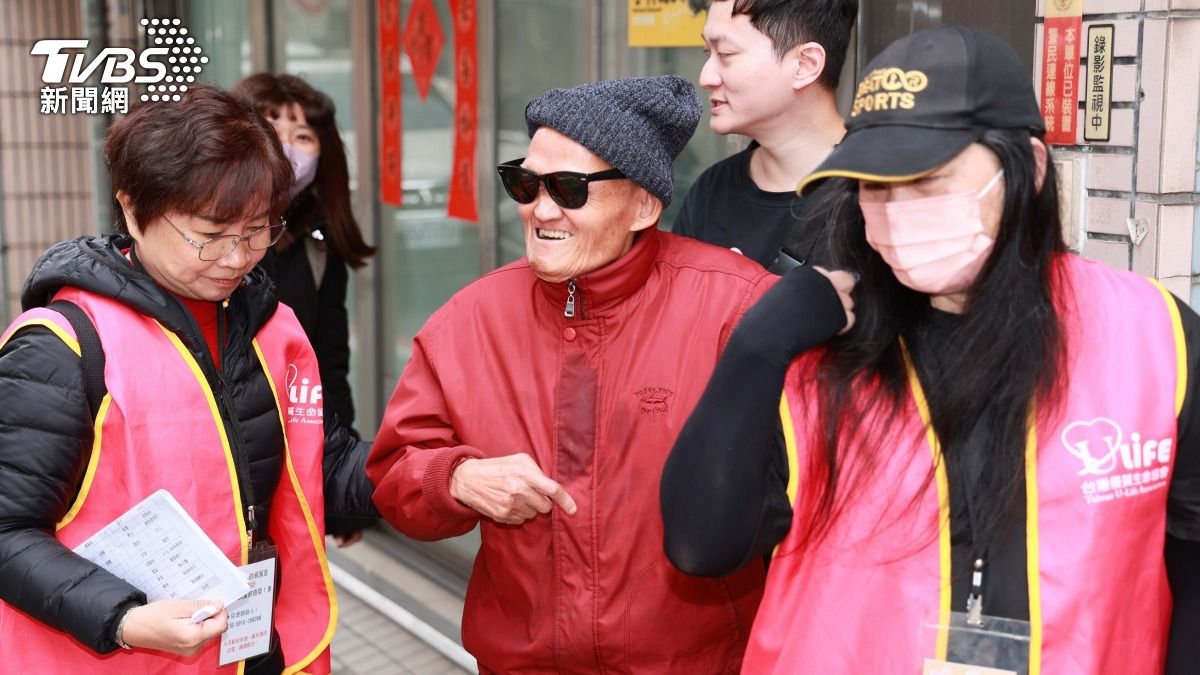 李炳輝（中）相當正向樂觀。（圖／趙世平攝）