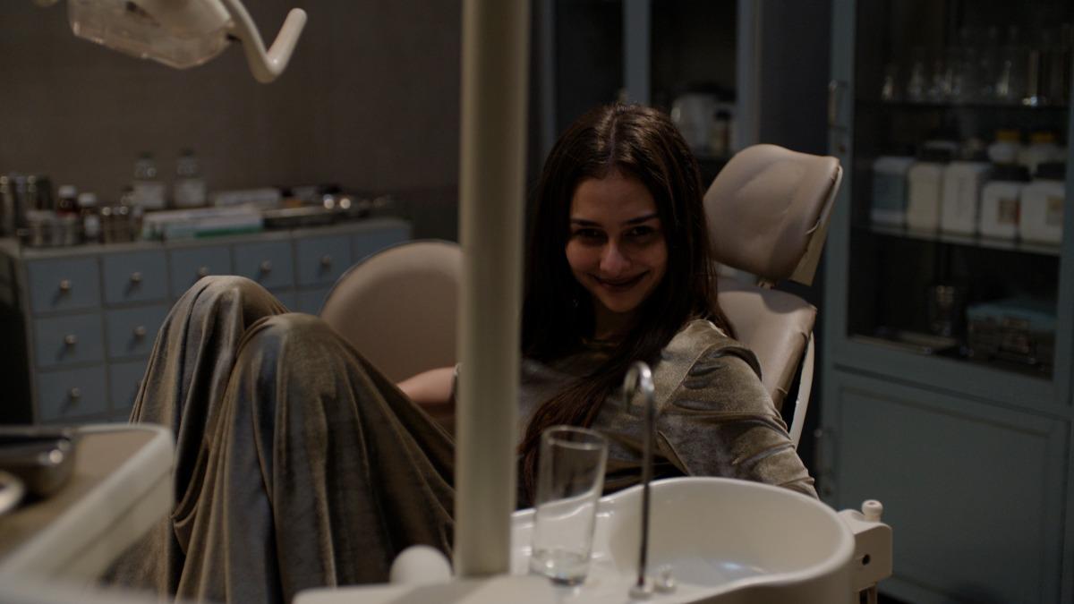 《鬼診所》中有許多詭譎、恐怖畫面。（圖／車庫提供）