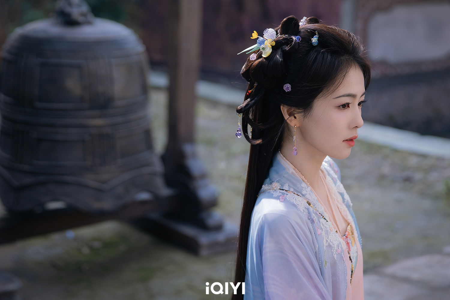 白鹿有「CP百搭體質」封號，因為跟男星對戲都很有CP感。（圖／iQIYI愛奇藝國際版提供）