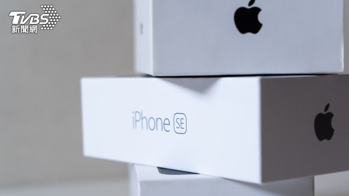 Mark Gurman透露iPhone SE 4和iPad 11將在4月現身。（示意圖／shutterstock達志影像）