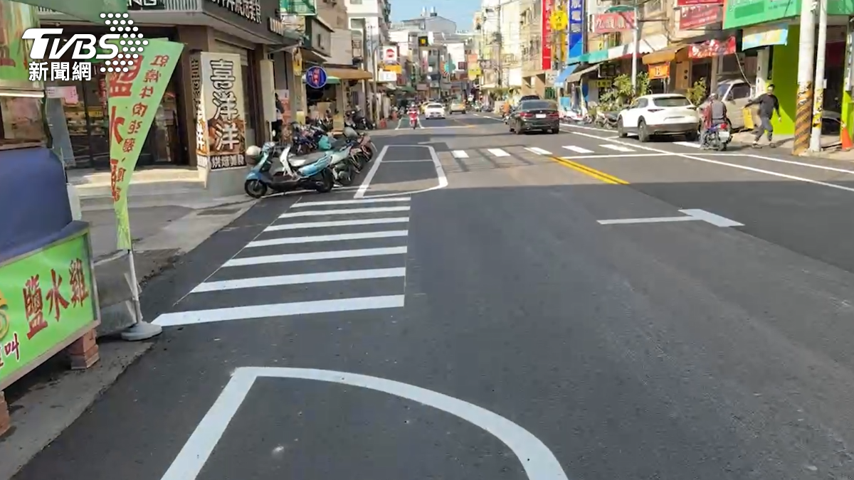 新標線施作引起民怨。（圖／TVBS）