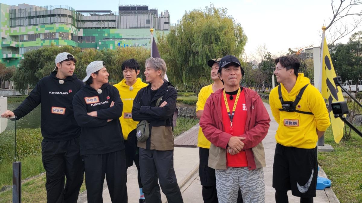 林安可（左起）、陳傑憲、陳冠宇、坤達、KID、吳宗憲、郭俊麟。（圖／綜藝玩很大提供）