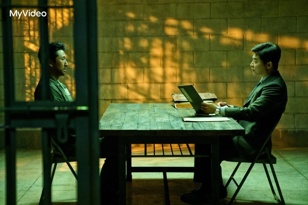 李善均（左）、曹政奭同台飆戲。（圖／台灣大哥大MyVideo提供）