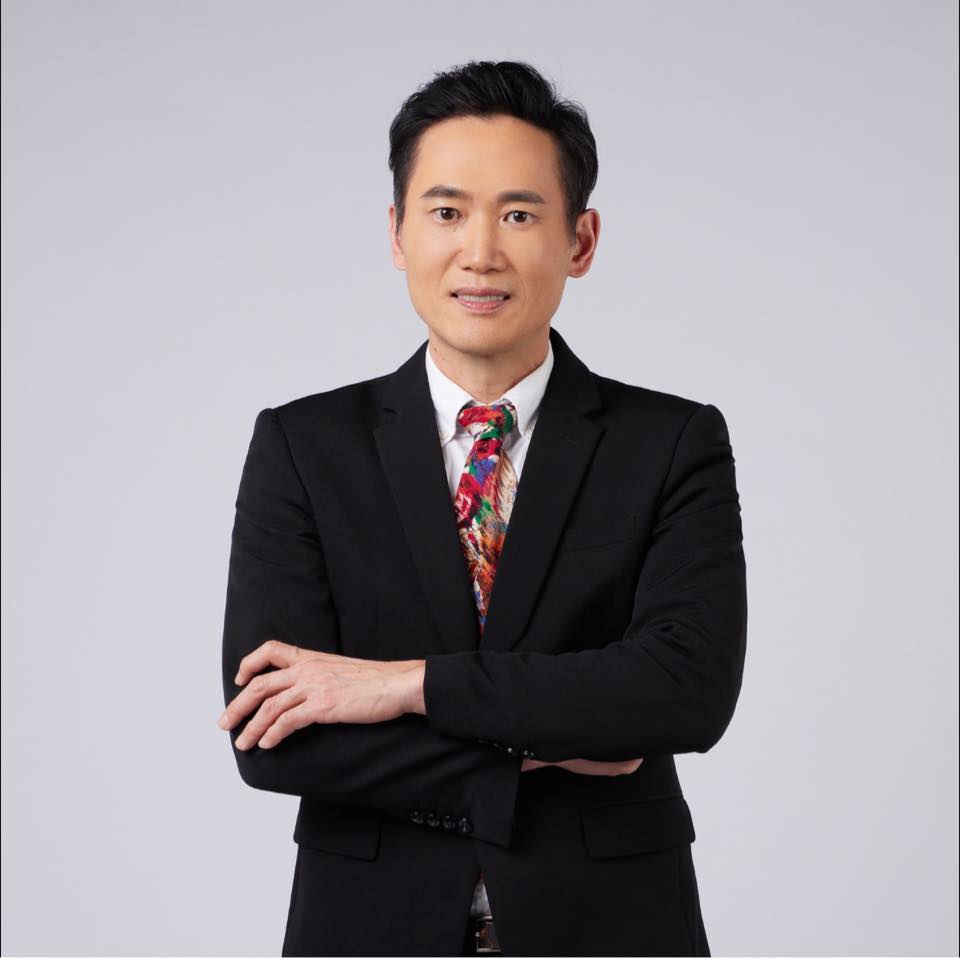 小應轉換跑道成為房仲。（圖／翻攝自小應臉書）