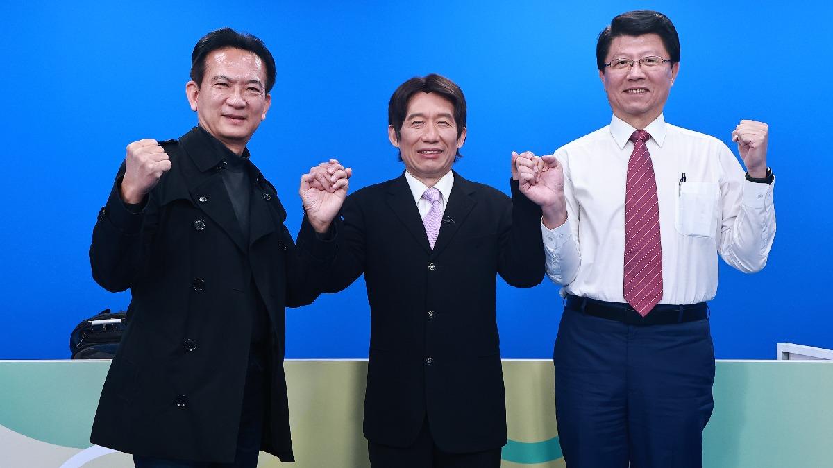 郭子乾與林俊憲跟謝龍介同台。（圖／NOWnews提供）