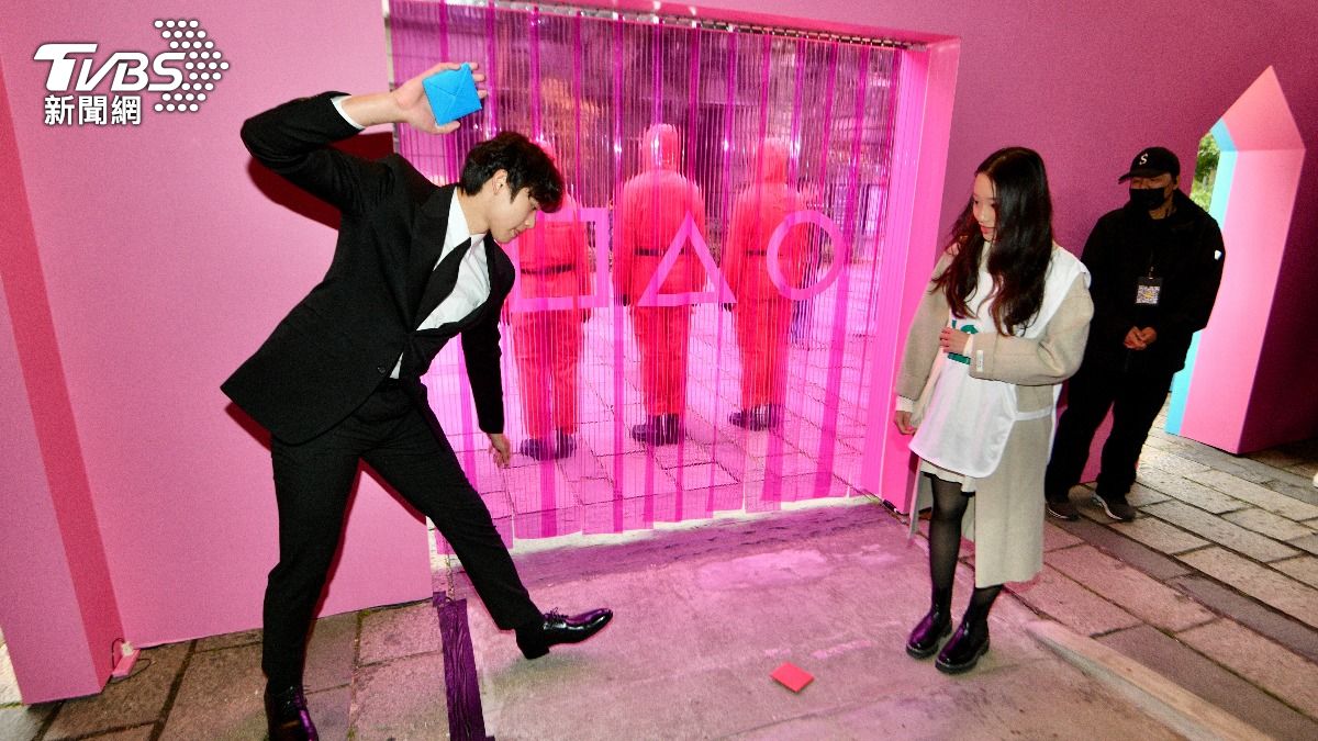 一進場就能體驗打畫片。（圖／胡瑞麒攝）