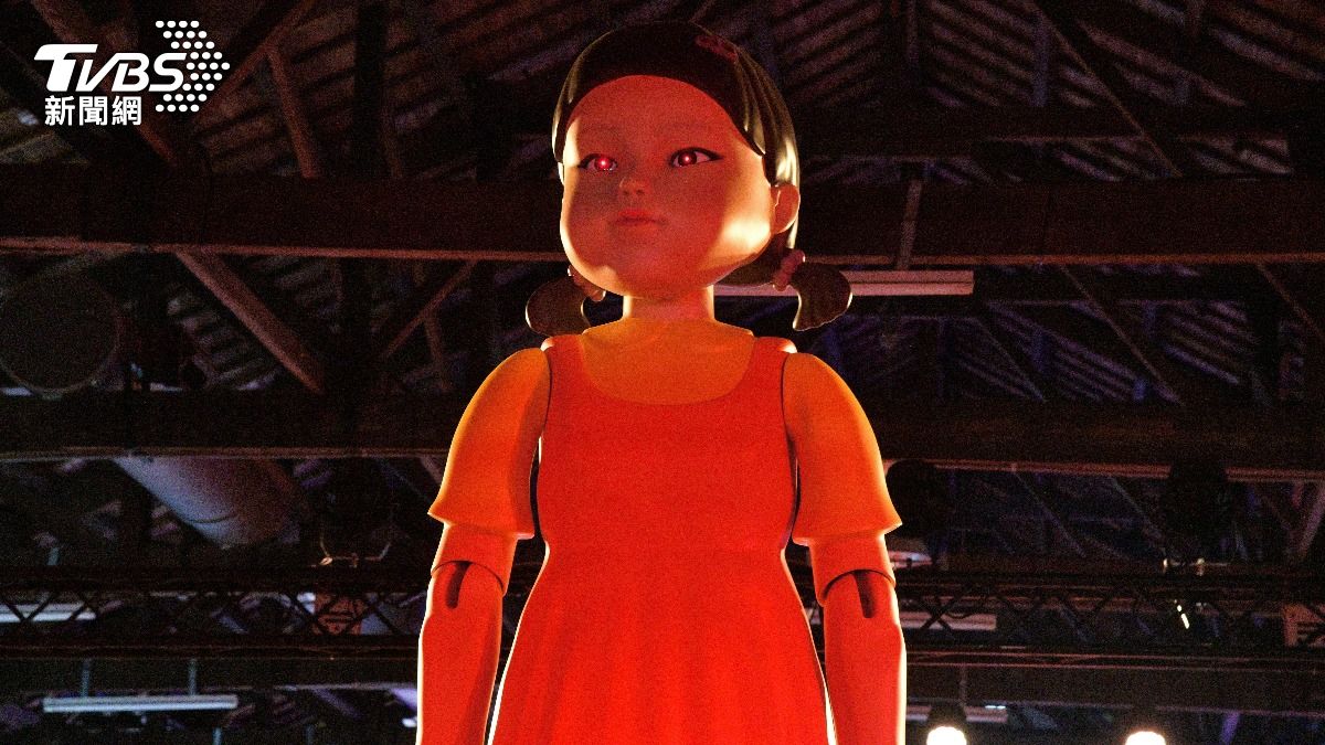 遊戲場中就有巨型英熙娃娃一起玩遊戲。（圖／胡瑞麒攝）