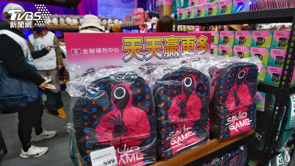 體驗會場中也有許多魷魚遊戲聯名的商品。（圖／胡瑞麒攝）