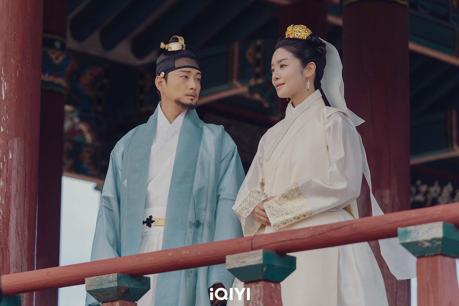 車珠英（右）跟李賢旭。（圖／愛奇藝國際站提供）