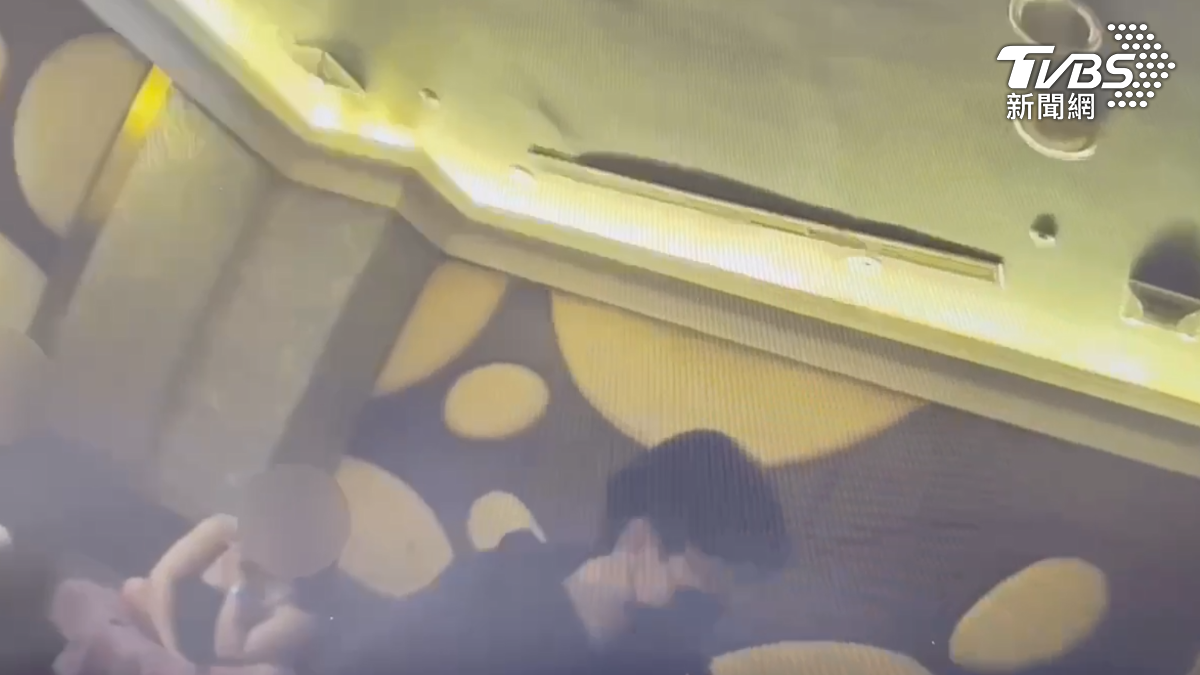 警方進行攻堅。（圖／TVBS）