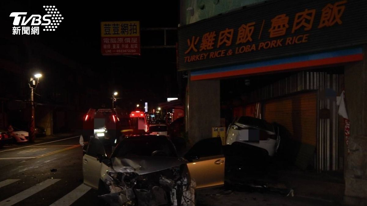兩車共5人受傷。（圖／TVBS）