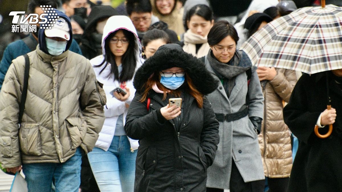 Taiwan braces for new cold front arrival (TVBS News) Taiwan to see brief warm-up before new cold front hits
