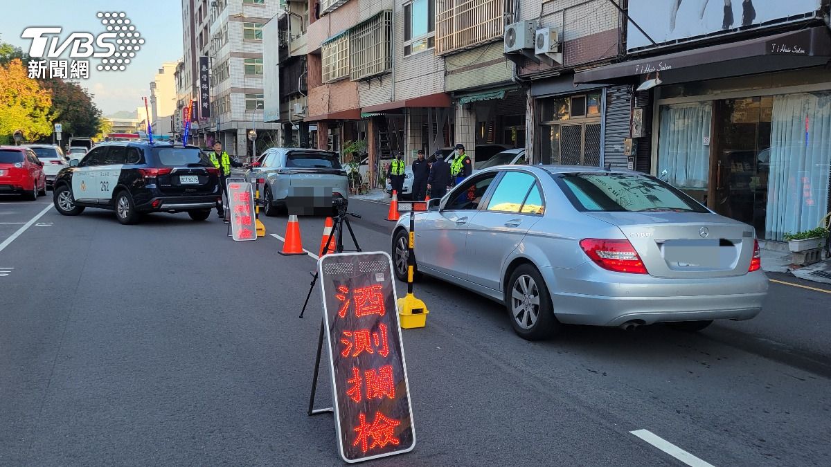台中市交通裁決處也公布5月前三週61名累犯名單及出沒地，7名民眾，不僅酒後違規，還無照上路被抓到3次以上。（圖／TVBS）