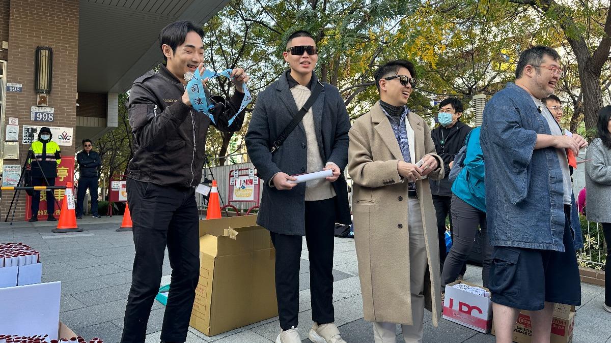 八炯、閩南狼、杜承哲醫師、四叉貓等網紅出席罷免活動。（圖／民眾提供）