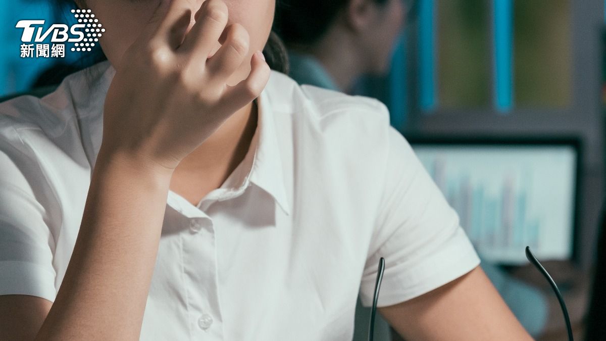中國大陸一名女子感冒遲遲沒痊癒、眼睛竟長出「樹枝狀物」。（示意圖／Shutterstock達志影像）