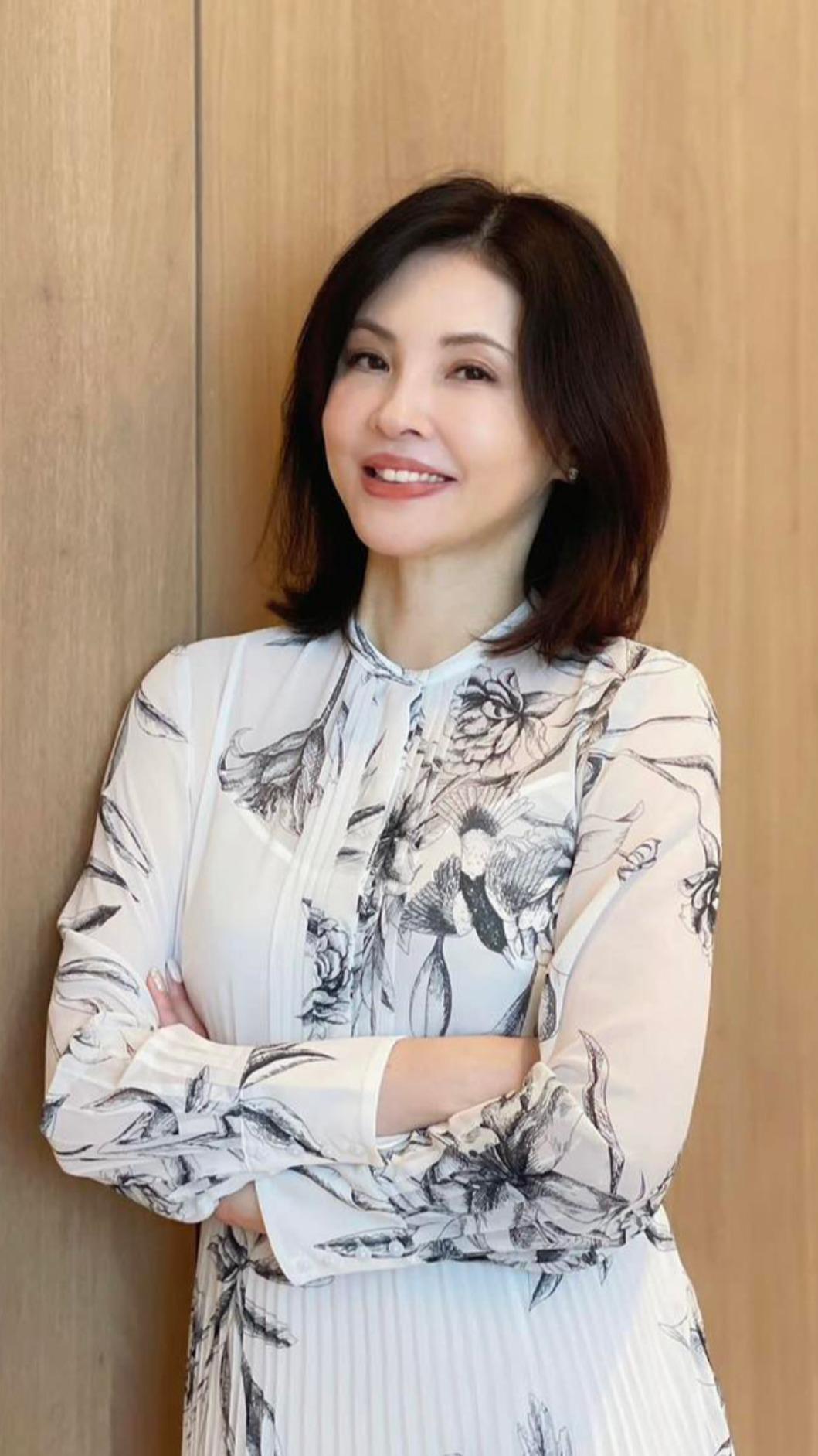 何如芸曾到廟宇進行「換花換肚」。（圖／何如芸提供）