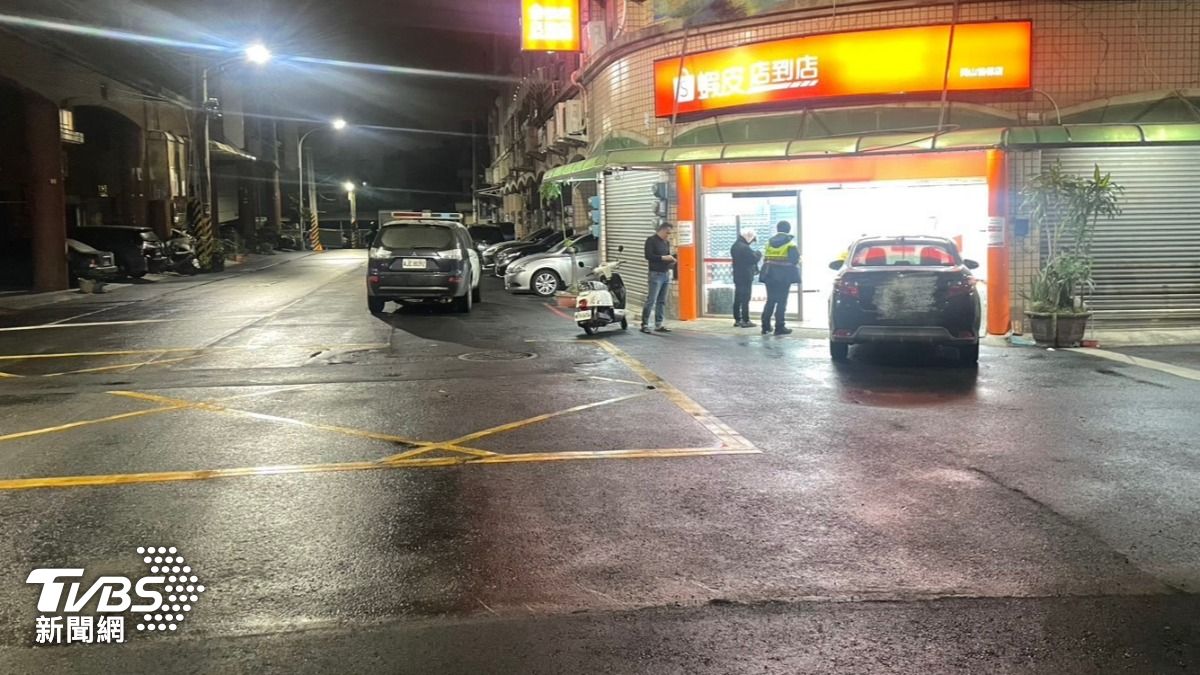 警方調查洪女無酒駕但她竟然沒有駕照。（圖／TVBS）