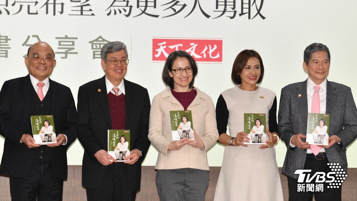 邱議瑩新書發表會邀請（左起）蘇貞昌、陳建仁、蕭美琴與李永得出席。（圖／胡瑞麒攝）