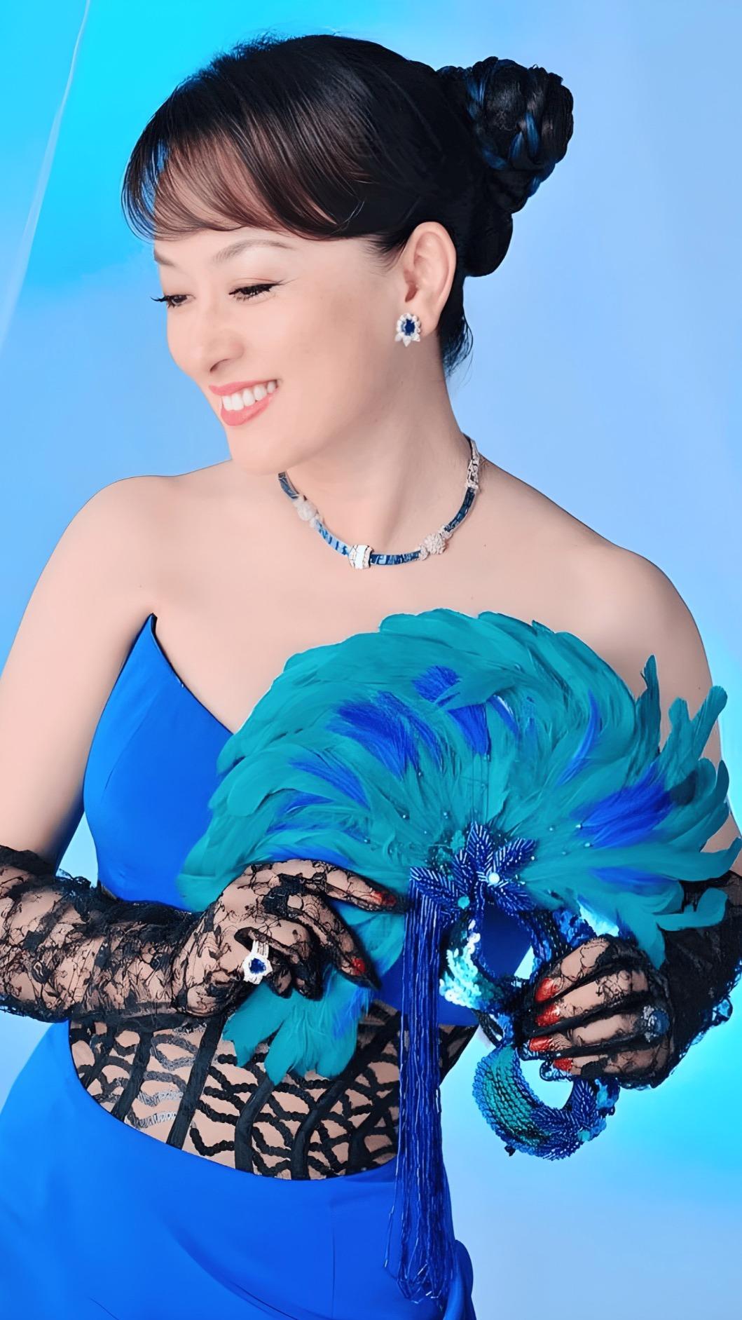 翁倩玉相當孝順，常常會快閃回台陪伴媽媽。（圖／大大娛樂提供）