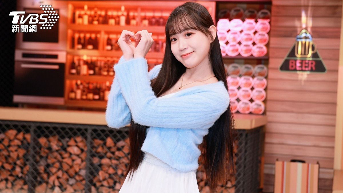 邊荷律和峮峮交情深厚，兩人還曾在韓國一起吃烤肉。（圖／趙世平攝）