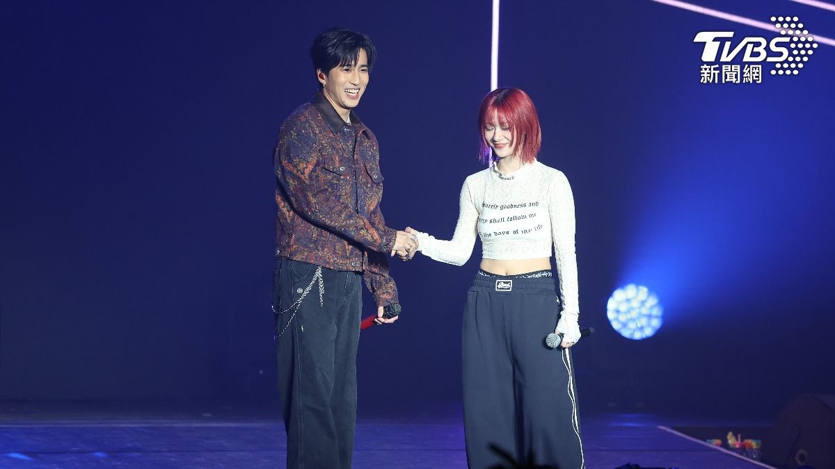 婁峻碩為幻藍小熊獻出女團合作初體驗。（圖／張哲鳴攝）