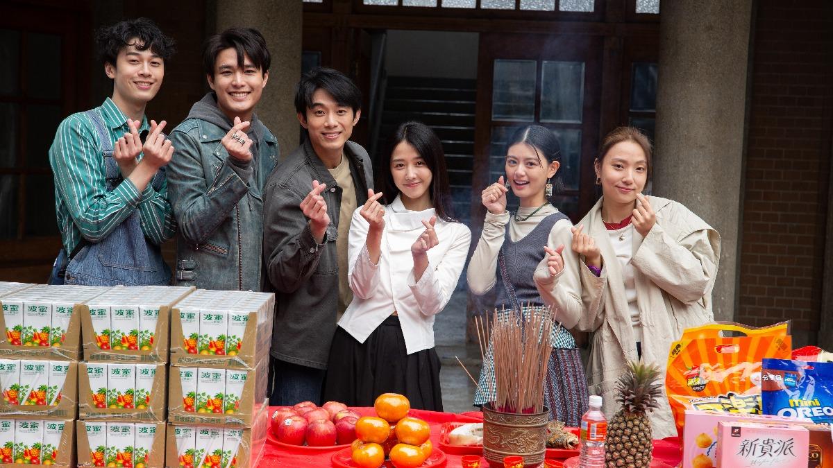 安俊朋、李雪、顏廷儒及「台版今田美櫻」陳昱廷將與初孟軒組成青春五人幫。（圖／風暴國際股份有限公司提供）