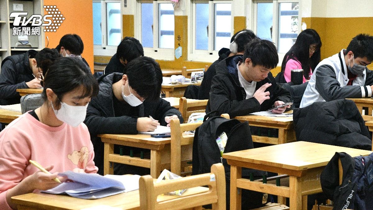 114學測自然科考題誤植日本311地震年份，大考中心對此做出回應。（圖／胡瑞麒攝）