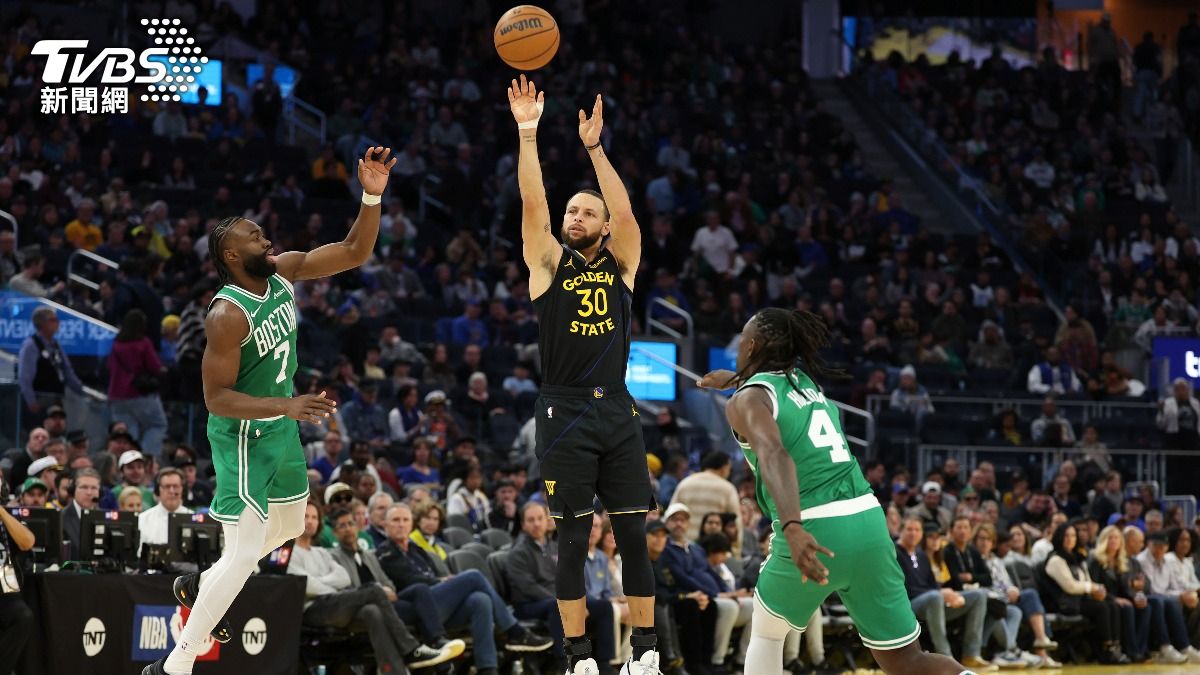 柯瑞今日雖攻下18分，但在綠衫軍嚴密防守下，整場16投僅6中。（圖／達志影像美聯社）