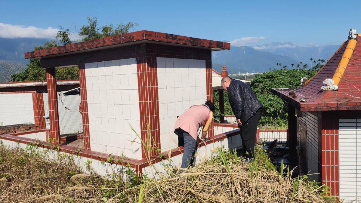 壽豐鄉鄉長與月眉村長前往會勘。（圖／壽豐鄉公所提供）