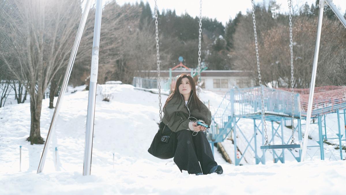 蘇慧倫在雪地拍攝，直呼差點凍傷。（圖／相信音樂提供）