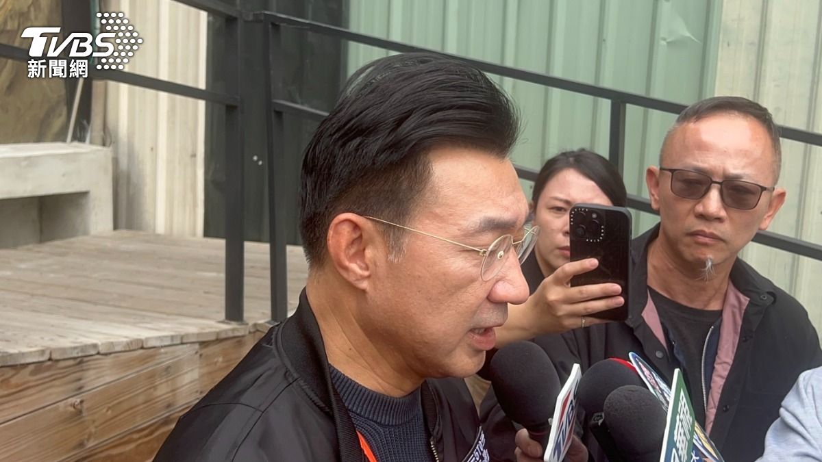 江啟臣現身致意。（圖／林冠丞攝）