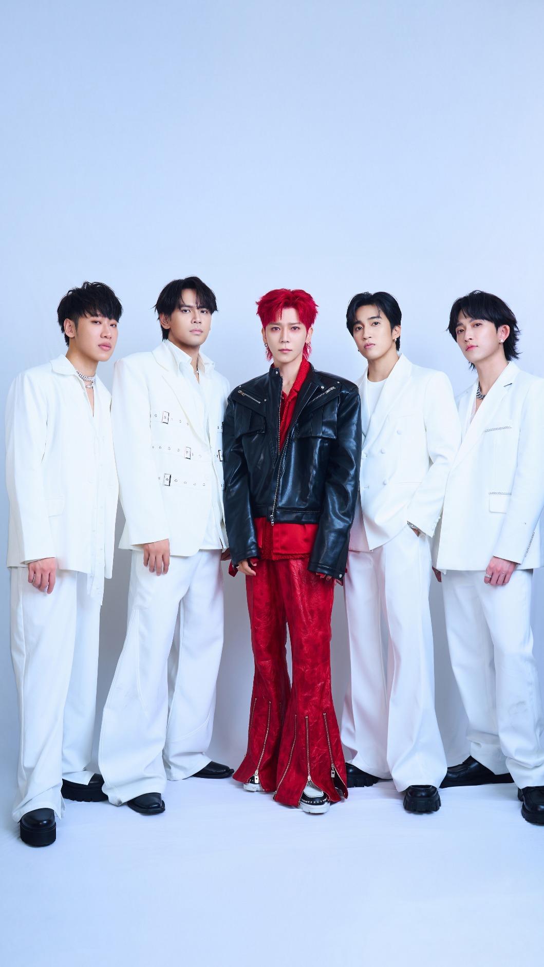 畢書盡誤闖加入五堅情。（圖／索尼音樂提供）