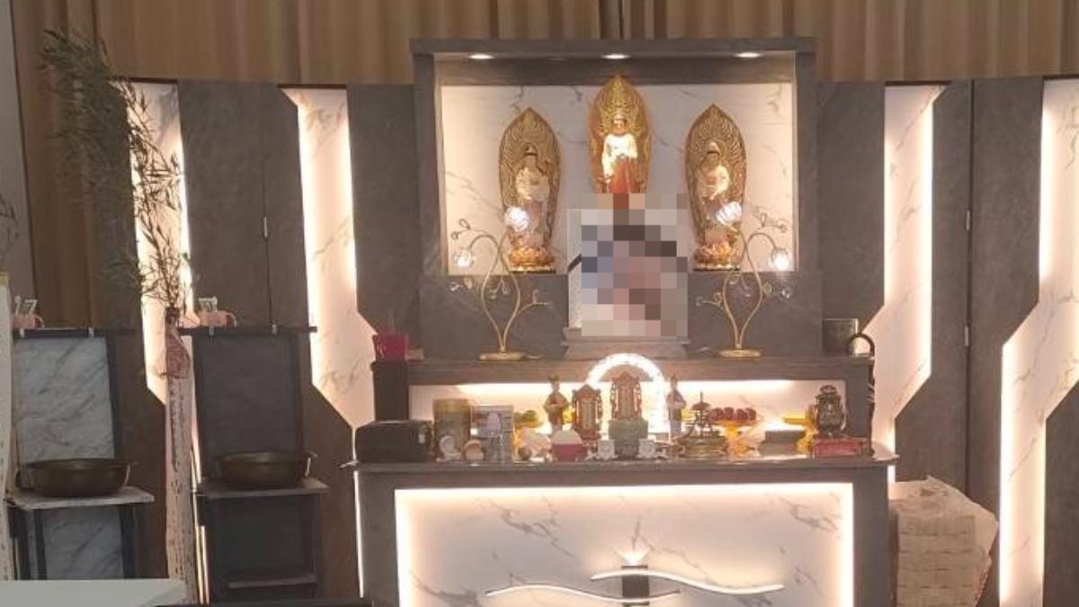 家屬擲筊得知蕭女希望可以將自己與女嬰一起放入棺材。（圖／家屬提供）