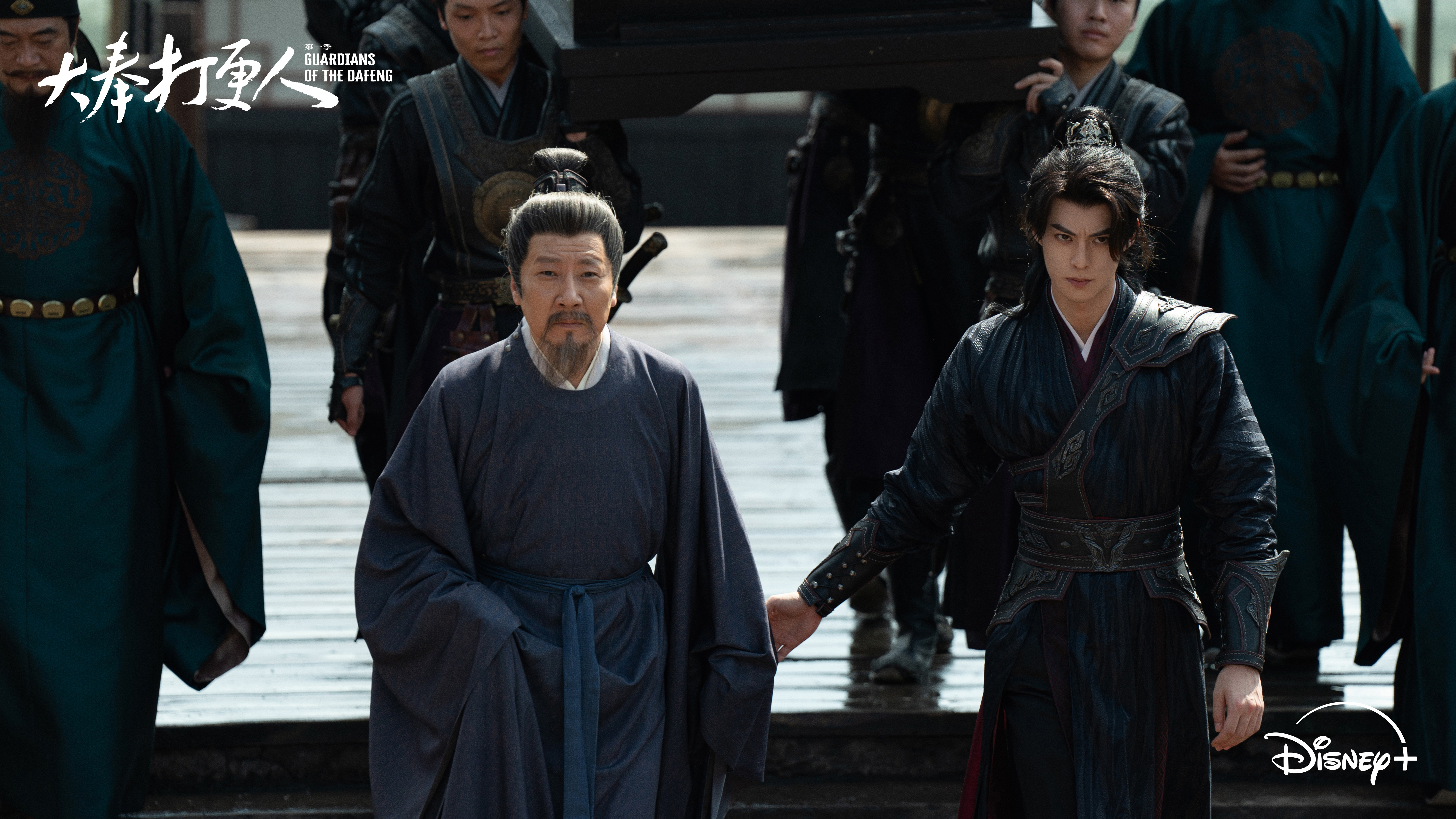 王鶴棣（右）劇中與馮暉（左）一同飆戲。（圖／Disney+提供）