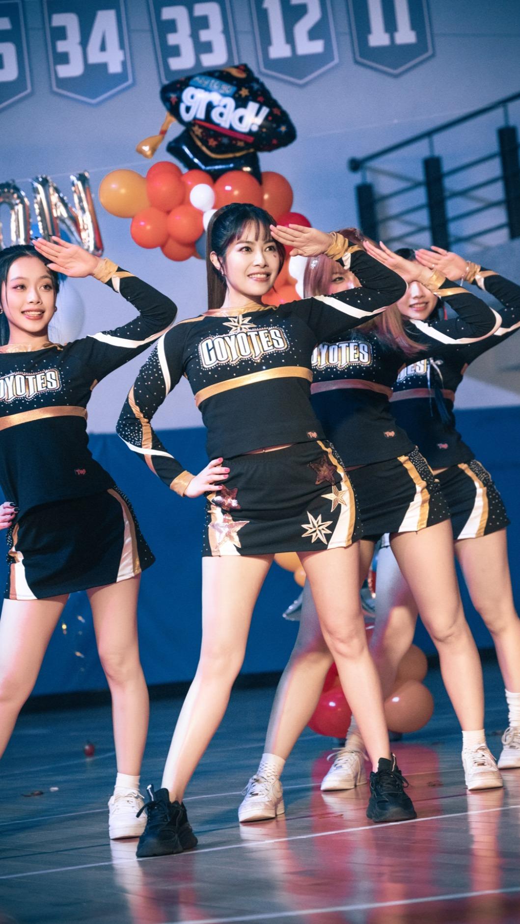 徐懷鈺大跳啦啦隊。（圖／滾石音樂提供）