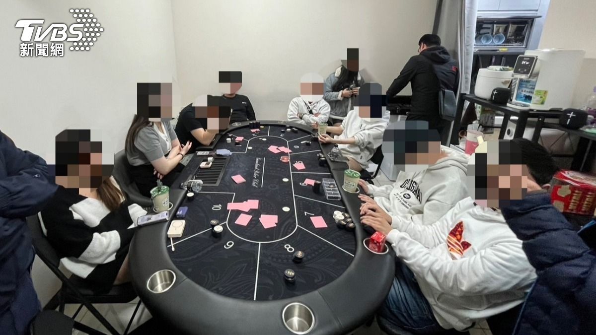 警方搗破德州撲克地下賭場，查扣近百萬元賭資。（圖／TVBS）