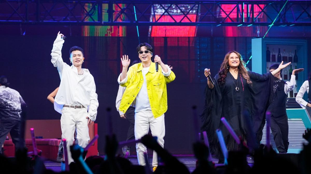 蕭煌奇（中）、蕭秉治（左）、家家共演。（圖／文總提供）