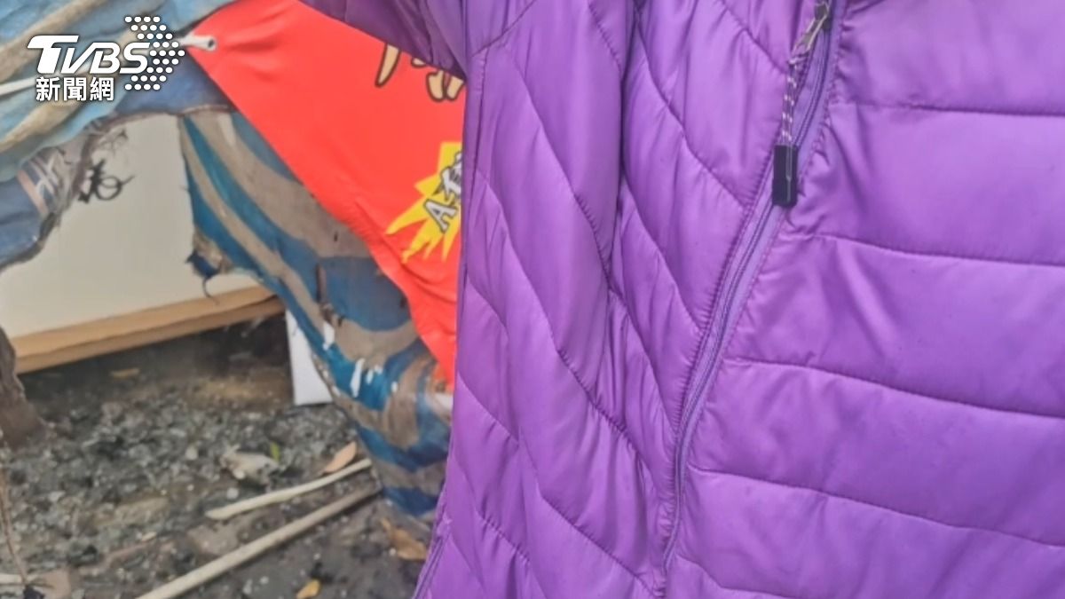 當事店家老闆表示，當時炸臭豆腐油鍋突起火燃燒。（圖／TVBS）