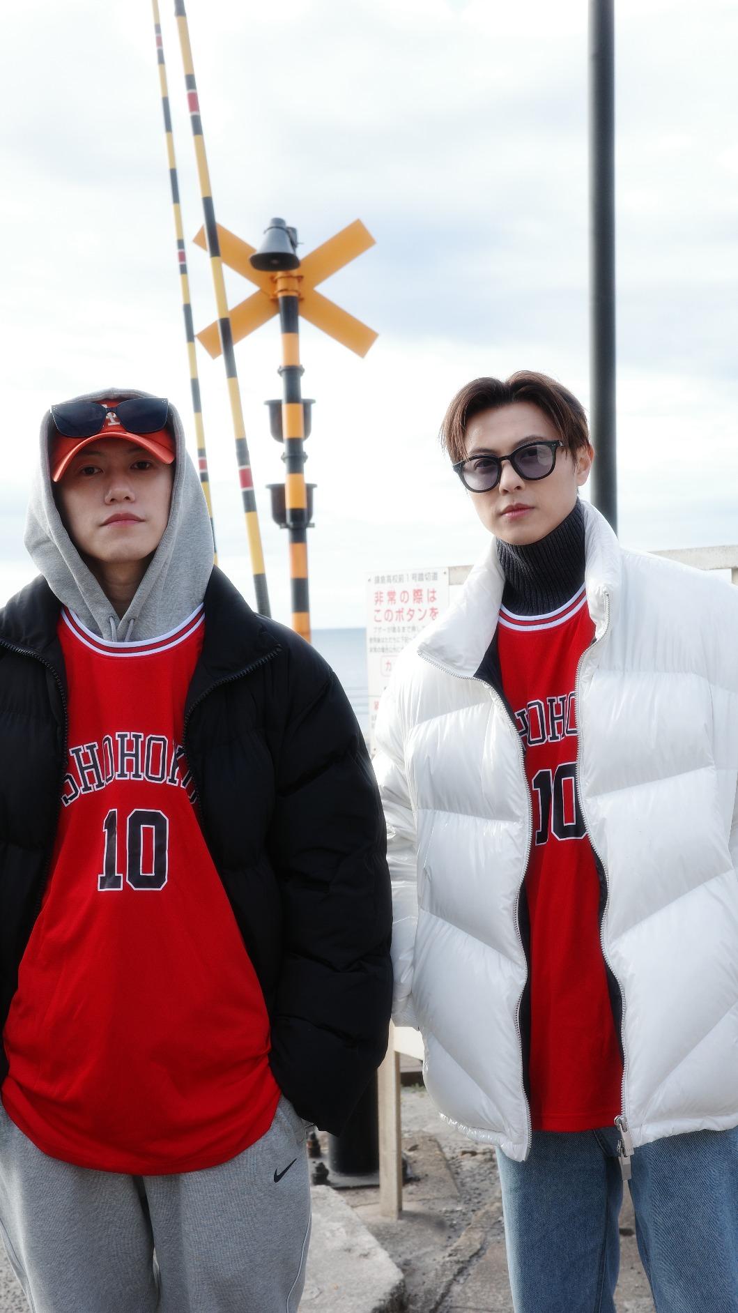 王子跟毛弟特別穿上全套灌籃高手套裝。（圖／喜鵲娛樂提供）