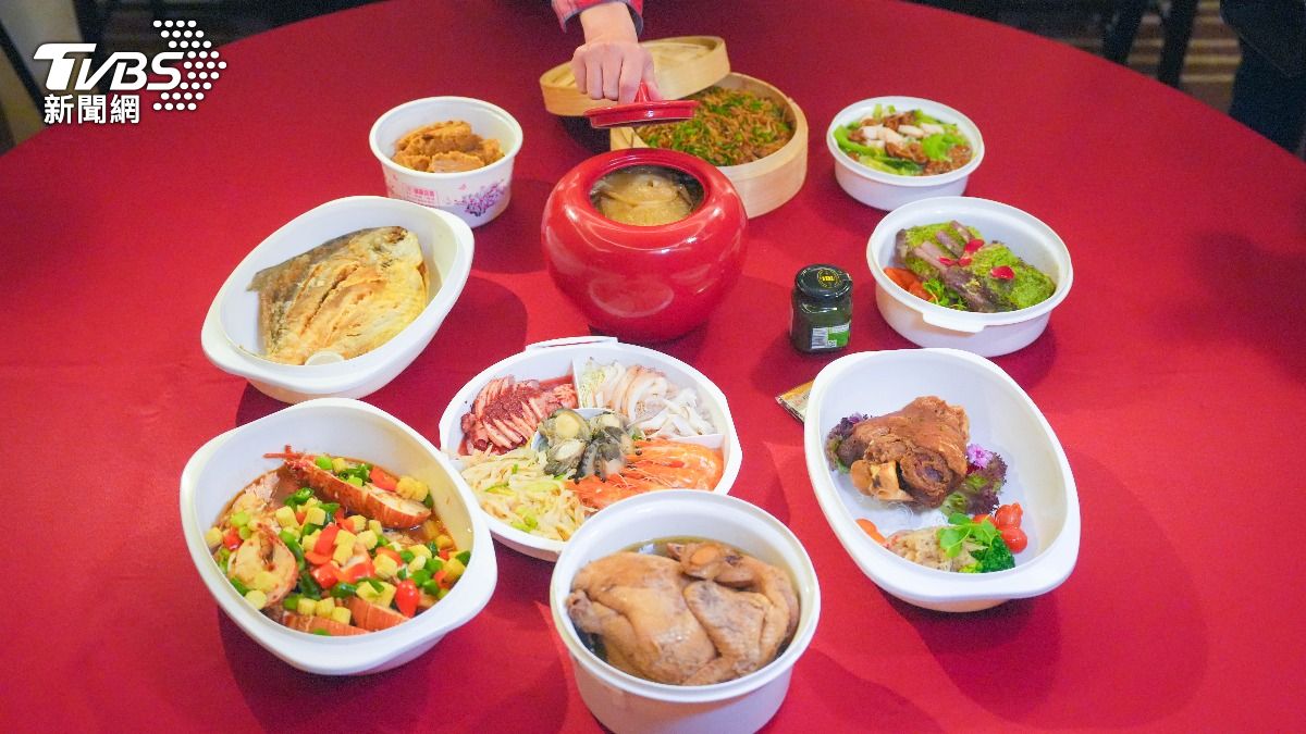 年年熱賣的福華飯店年菜，今年銷售較去年增加一千多筆，帶動業績成長30%。（圖／記者華子琛攝）